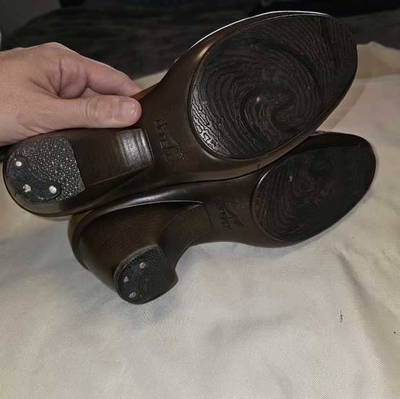 Dansko Brown Leather Heals - Picture 8 of 8